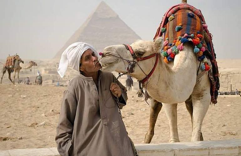 Ausflug zu den Pyramiden in Kairo ab Hurghada mit dem Privatwagen