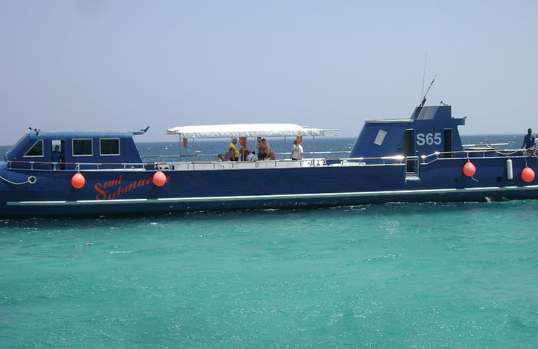 Ausflug mit dem Semi-U-Boot & Glasbodenboot Tour ab Hurghada