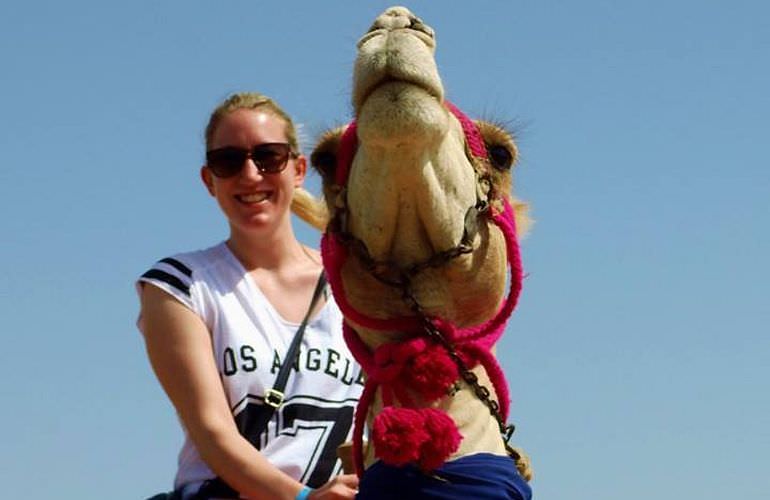 Kamelreiten in Hurghada: Am Strand oder in der Wüste 