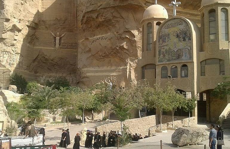 Private Tagestour zu den Klöstern St. Antonius und St. Paulus am Roten Meer