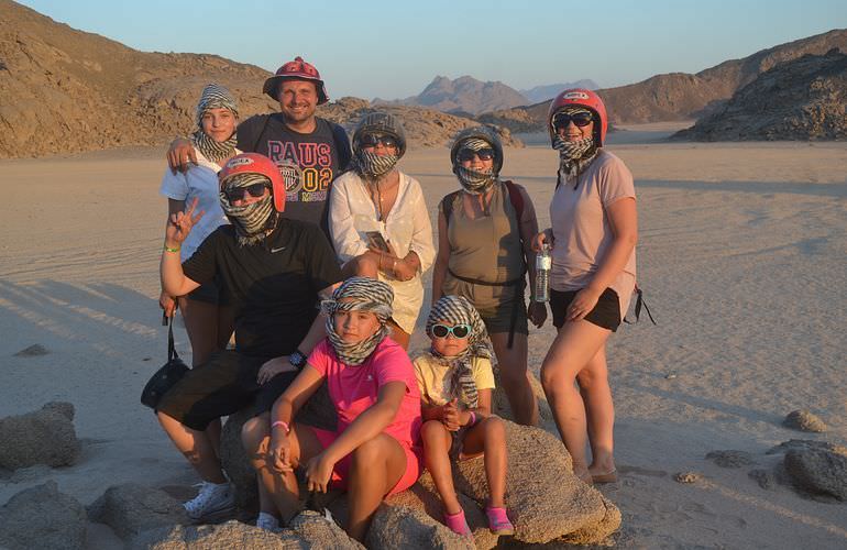 Oase Wüstensafari ab Hurghada: Quad Tour, Jeep Fahren, Spider Auto, Beduinen und Kamelreiten