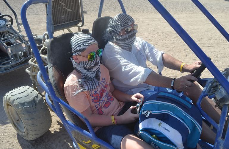 Oase Wüstensafari ab Hurghada: Quad Tour, Jeep Fahren, Spider Auto, Beduinen und Kamelreiten