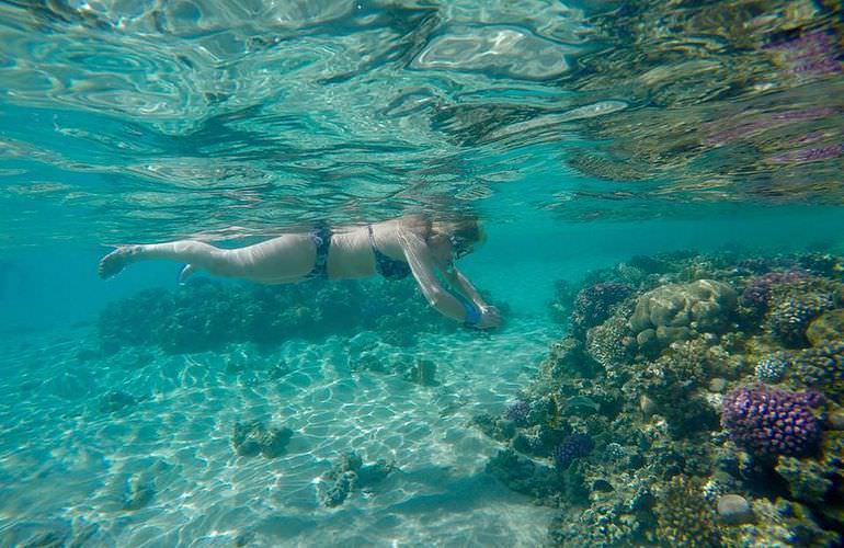 Tagesausflug mit dem Boot zur Orange Bay Insel in Hurghada 