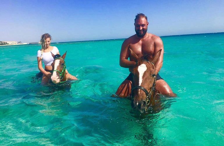 Pferde Reiten in Hurghada: Reiten am Strand oder in der Wüste