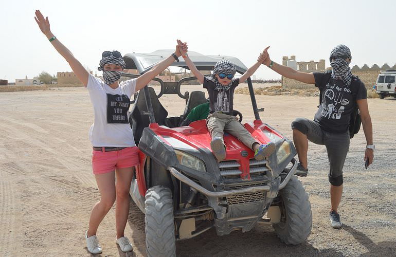 Private Buggy Tour in Hurghada am Morgen mit Kamelreiten