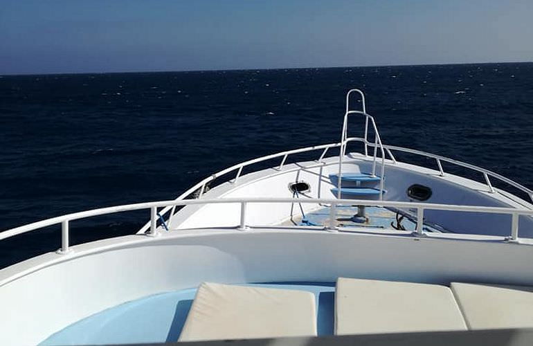 Private Yachten chartern mit Insel-Ausflug von Hurghada aus