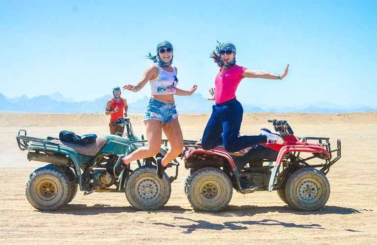 Quad Abenteuer in Hurghada: Private Tour durch die Wüste mit Abendessen