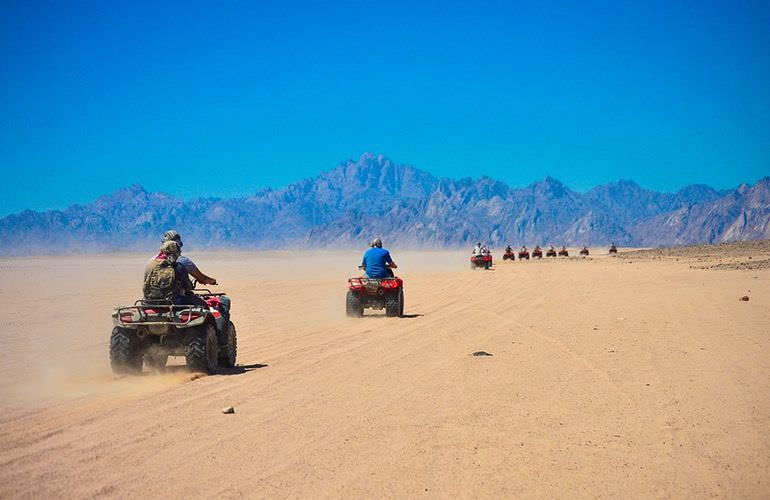 Quad Safari am Morgen mit Kamelreiten im Beduinendorf 