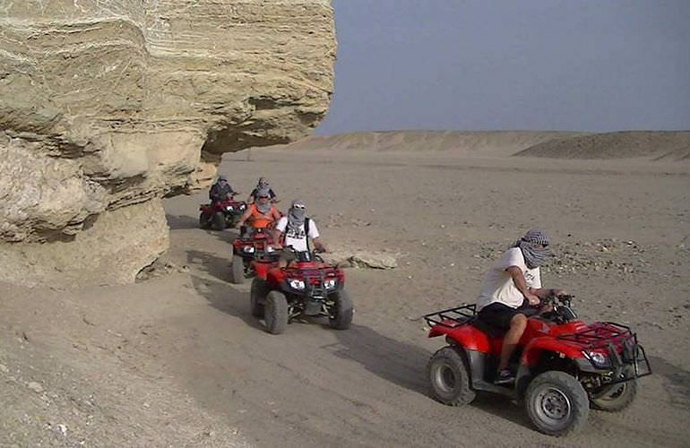 Quad Safari am Morgen mit Kamelreiten im Beduinendorf 