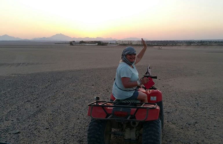 Private Quad Tour bei Sonnenaufgang in der Wüste von Hurghada