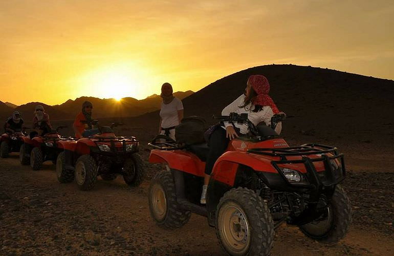 Private Quad Tour bei Sonnenaufgang in der Wüste von Hurghada