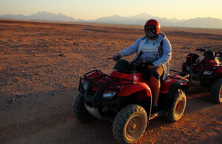 Private Quad Tour bei Sonnenaufgang in der Wüste von Hurghada