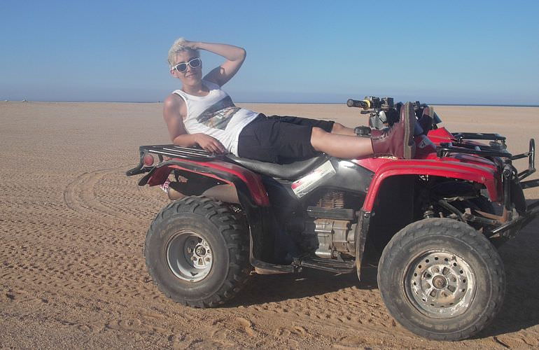 Privates Quad-Abenteuer am Strand bei Sonnenuntergang ab Hurghada