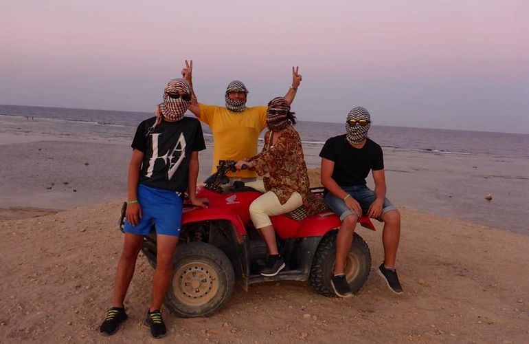 Privates Quad-Abenteuer am Strand bei Sonnenuntergang ab Hurghada