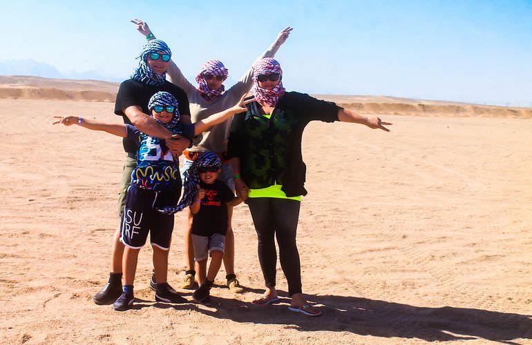 Sahara Park Safari ab Hurghada & Kombi-Wüstentour: Quad-Tour, Jeep Fahren, Beduinendorf, Kamelritt & BBQ