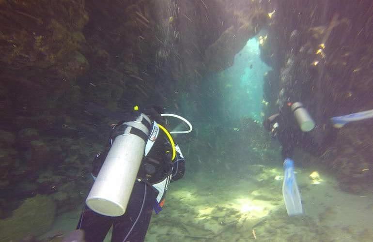 Fun Diving Hurghada - Ganztägige Tauchfahrt mit 2 Tauchgängen